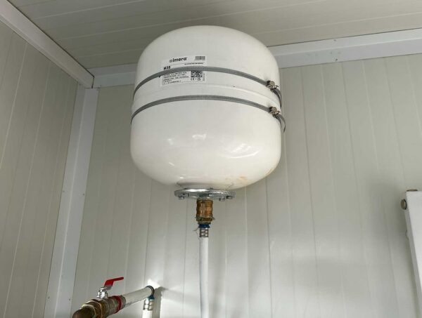 container-sanitario-3x6-6-chuveiros-2-lavatorios-aquecedor-300l_2 Container Sanitario 3×6 - 6 Duchas, 2 Lavabos, Calentador 300L