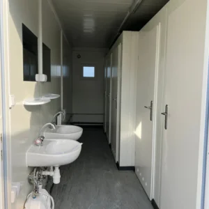 Módulo Sanitario 6x2,44m con 5 WC Independentes