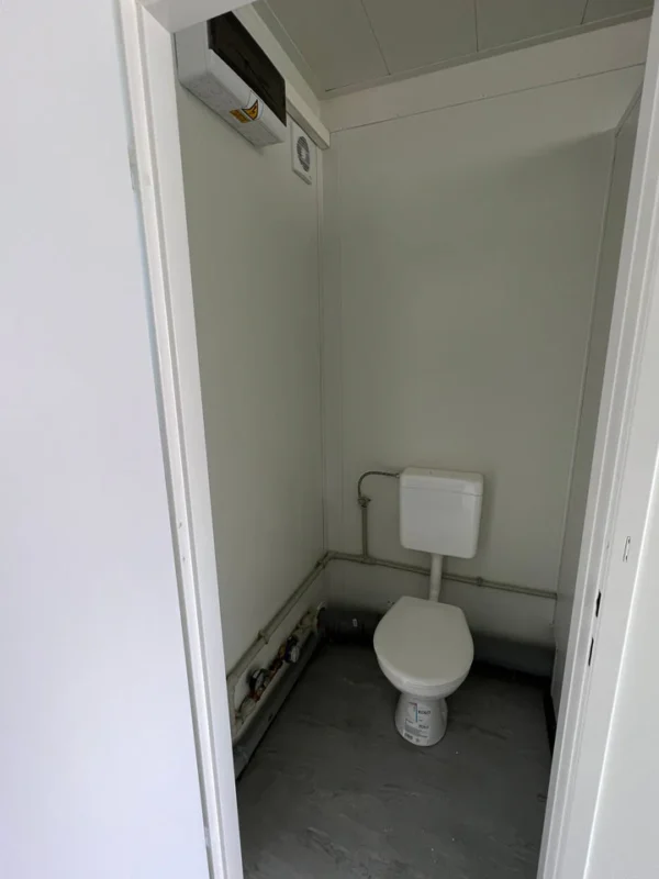 modulo-sanitario-6x244m-com-5-wc-independentes_4 Módulo Sanitario 6x2,44m con 5 WC Independentes